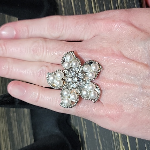Faux Pearl and Rhinestone Silver Tone Adjustable Flower Ring - Picture 3 of 3